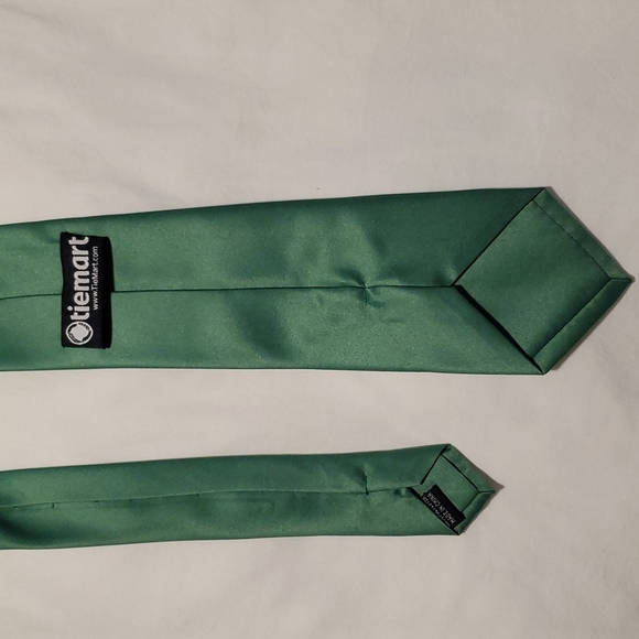 Men's Green Tie - Picture 3 of 4